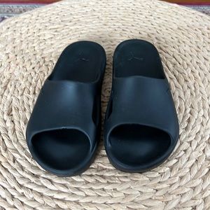 Mens rubber Puma slides